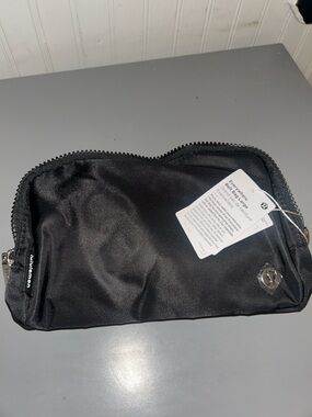 Lululemon Everywhere Belt Bag Large Black NWT